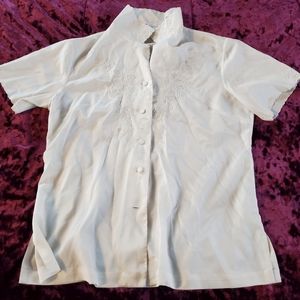 Detailed and Beautiful Button-Up